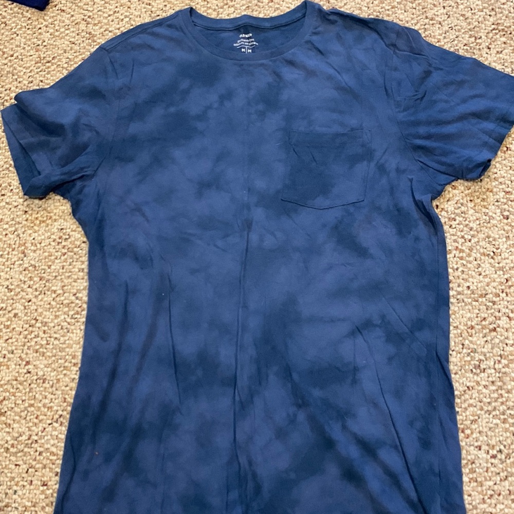 Old navy t-shirt